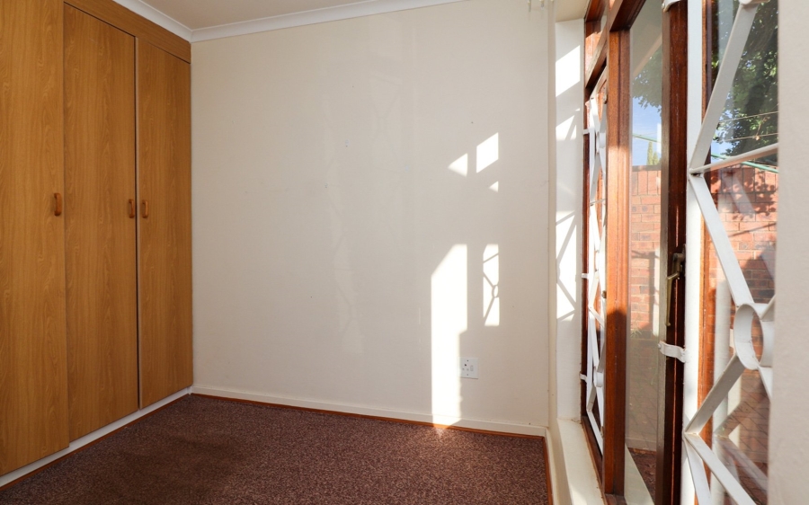 To Let 2 Bedroom Property for Rent in Flamwood North West